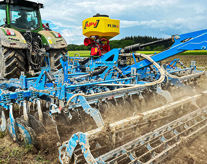 APV | 14 apv world saetechnik pneumatische saegeraet ps300 isobus | APV World