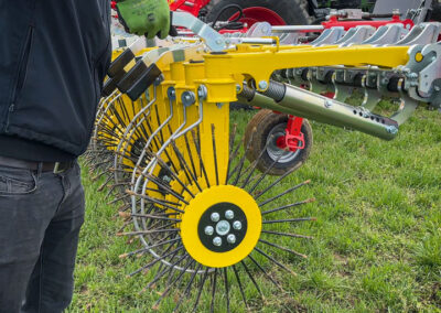 APV Produkte für Ackerkulturpflege: Rollstriegel, Mulchstriegel für verstopfungsfreies Krustenbrechen und mechanische Unkrautbekämpfung - einzeln und werkzeuglos verstellbare Hack- und Striegelringe