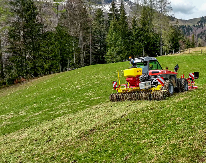 14-apv-gruenlandpflege-gruenlandwalzen APV Grünlandtechnik - Grünlandpflege - Grünlandwalzen für besseren Bodenschluss auch für Hanglage für optimalen Lückenschluss