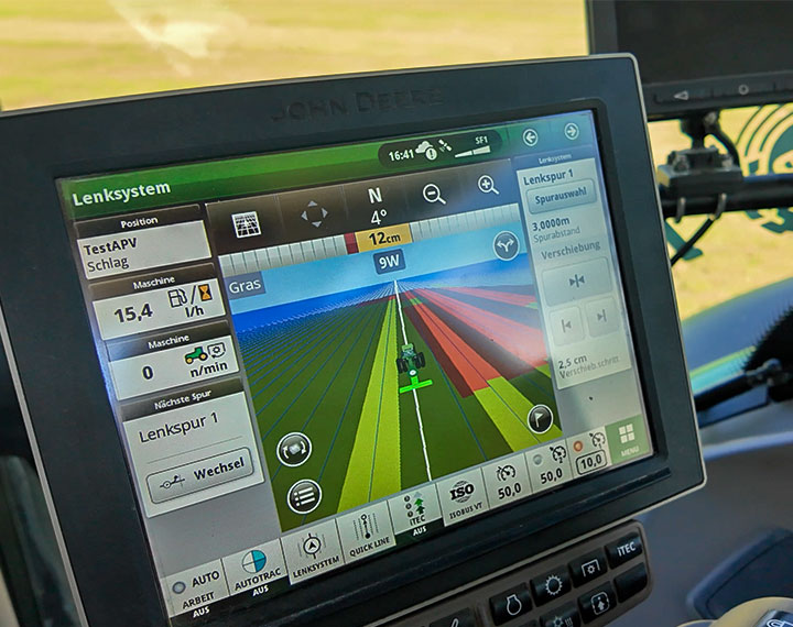 21-apv-gruenlandpflege-gruenlandkombi-schlitzsaat_gks APV Grünlandkombi mit Isobus für Section Control und Variable Rate Control mittels Applikationskarten