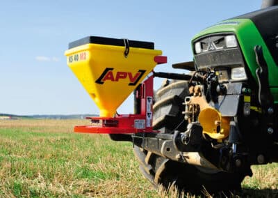 APV | Jednokotoučové rozmetadlo APV Einscheibenstreuer für Ansaat und Nachsaat und Zwischenfrucht: Kleinsamenstreuer mit 40 Litern Fassungsvolumen