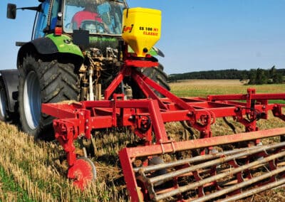 APV | Jednokotoučové rozmetadlo APV Einscheibenstreuer für Ansaat und Nachsaat und Zwischenfrucht: Kleinsamenstreuer mit 100 Litern Fassungsvolumen