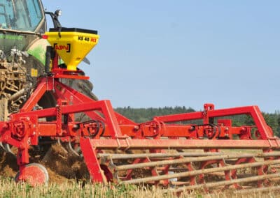 APV | Jednokotoučové rozmetadlo APV Einscheibenstreuer für Ansaat und Nachsaat und Zwischenfrucht: Kleinsamenstreuer mit 40 Litern Fassungsvolumen