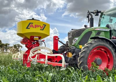 APV | Carrier systems APV Trägersystem für Pneumatische Sägeräte in Front und Heck anwendbar. Verwendung von Pneuatischen Streuern ohne direkt auf das gezogene Arbeitsgerät zu montieren.