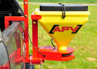 APV | Jednokotoučové rozmetadlo APV Einscheibenstreuer für Ansaat und Nachsaat und Zwischenfrucht: Kleinsamenstreuer mit 40 Litern Fassungsvolumen